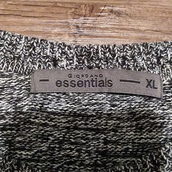 Giordano Men's sweater, XL, Grey, In Perfect Condition! - Picture 2 of 2